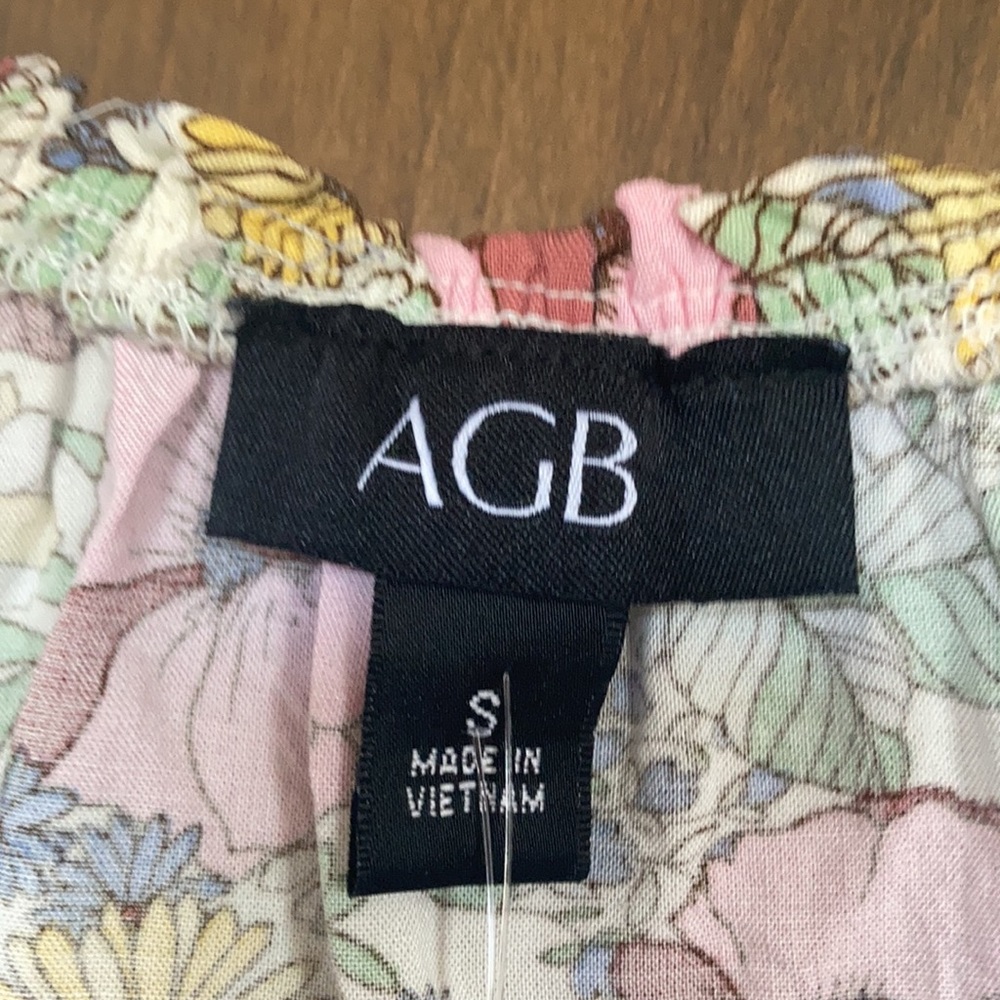 AGB floral print lightweight boho top with crochet detail size S - Picture 14 of 17
